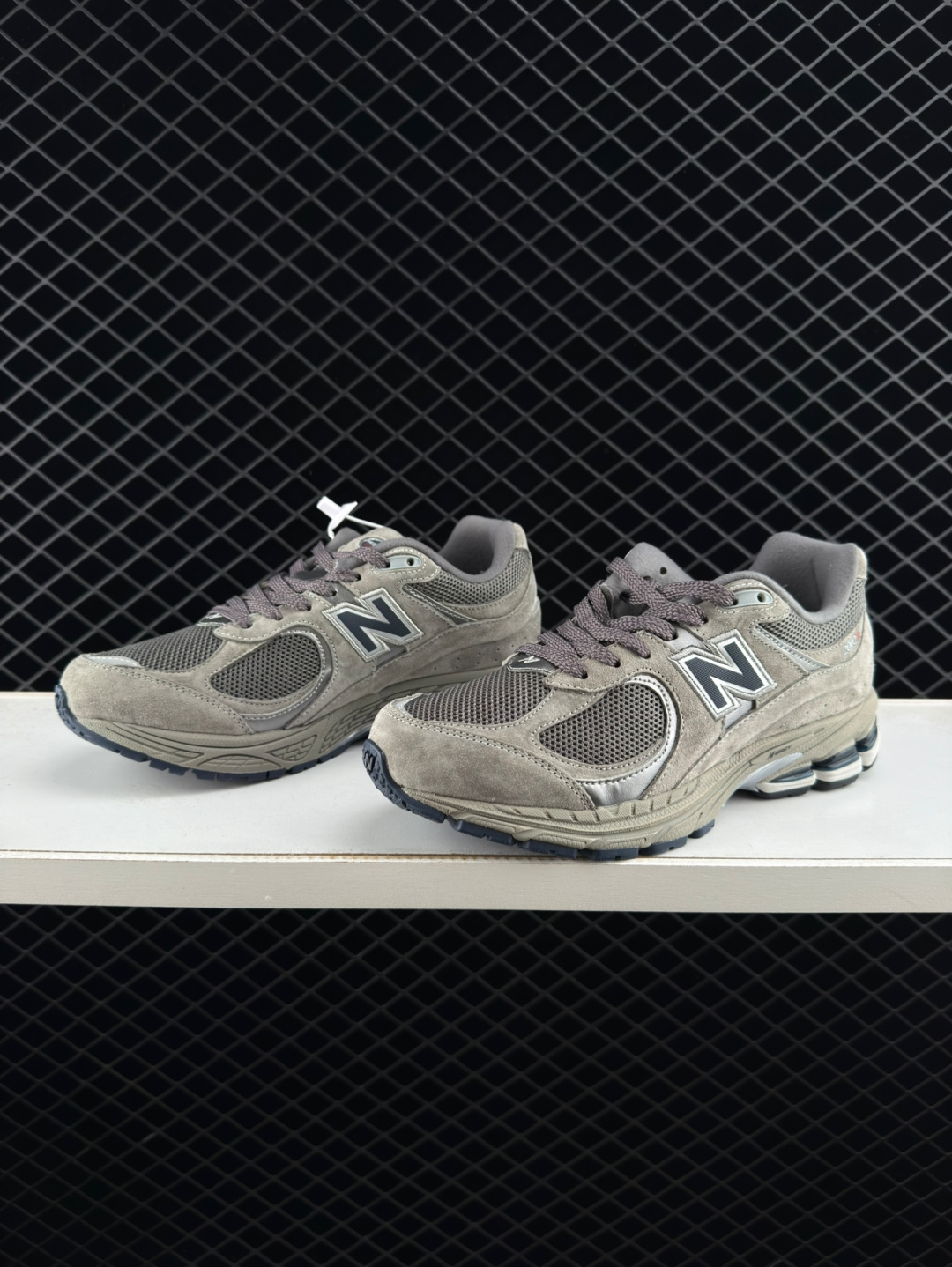 New Balance NB 2002R